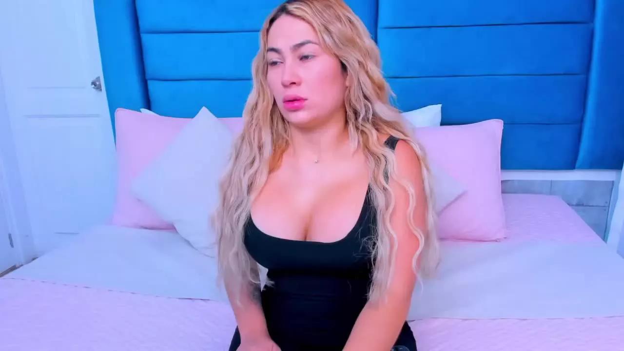 Saaraakennedy on Streamray 