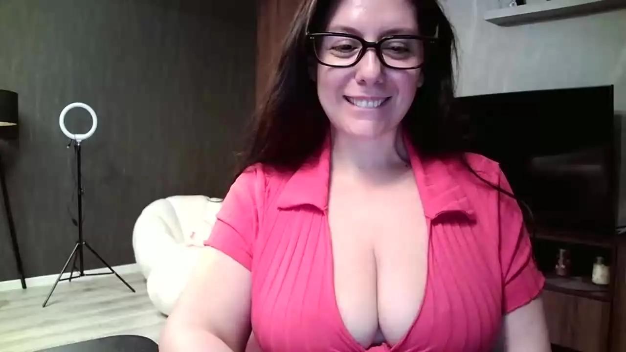 Admire 23 years old SILKYWOMANABBY from Streamray SILKYWOMANABBY from Streamray