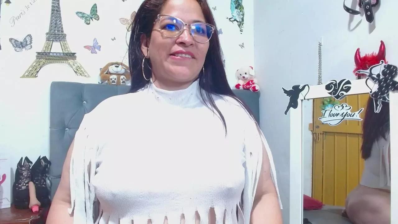 Steffany_Taylor on Streamray 