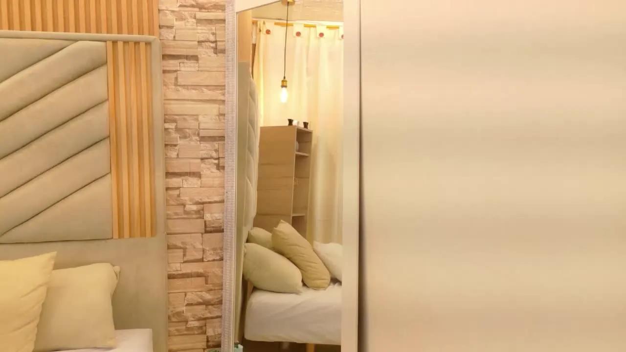 ThaliaGlow from Streamray