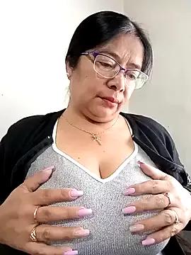 __valentina18 on StripChat 