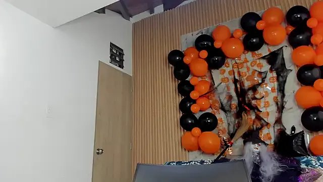 Any_topless from StripChat