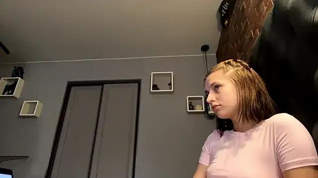 CarmaDiza from StripChat