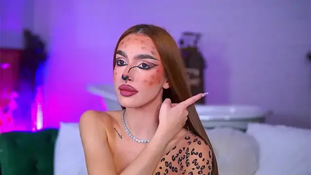 ClaraBenatti from StripChat