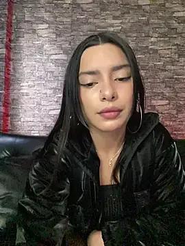 Admire Dayana_firee, she wants to masturbate for you Dayana_firee from StripChat