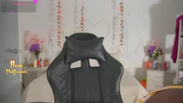 EmmaSanzz_ from StripChat