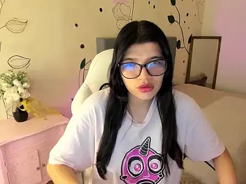 Watch Gia_Brawn, she wants to masturbate for you Gia_Brawn from StripChat
