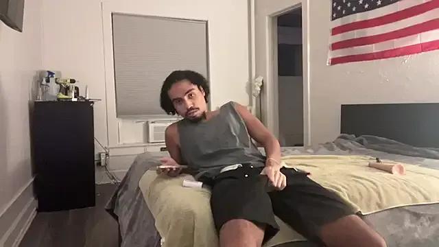 h0rnyboy101 from StripChat