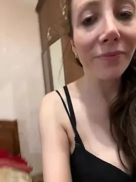 HellaryTourent from StripChat