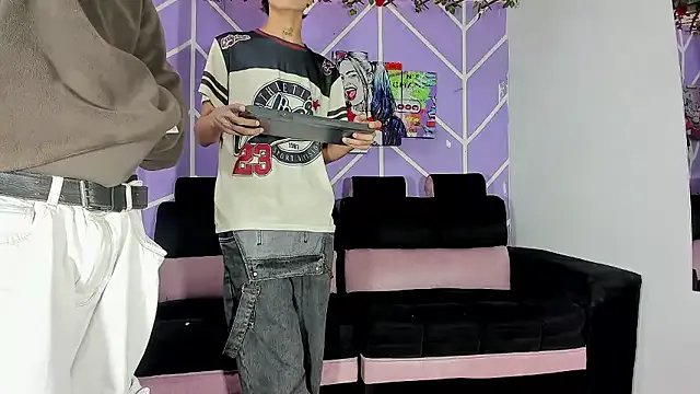 heyy_noah11 from StripChat