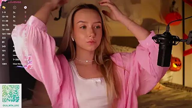 Admire StripChat's HollisBeckett HollisBeckett from StripChat