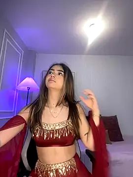 Sexy HoneyMollyX wants you to fuck her body now HoneyMollyX from StripChat