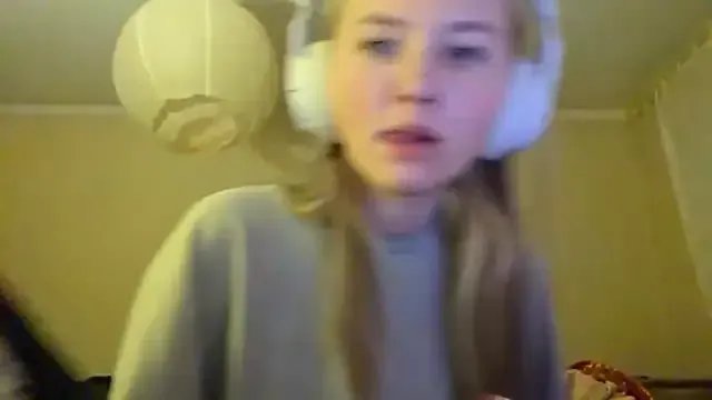 KarinRobertson from StripChat