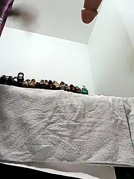 Discover Katysquirtdirty, she wants to masturbate for you katysquirtdirty from StripChat