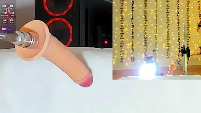 Kitty__Rose__ from StripChat