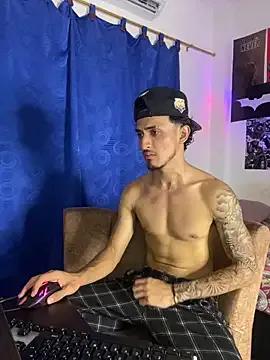 Explore naked model Kriss_Edwards Kriss_Edwards from StripChat