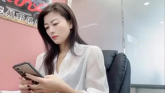 Maneki-nekoo from StripChat