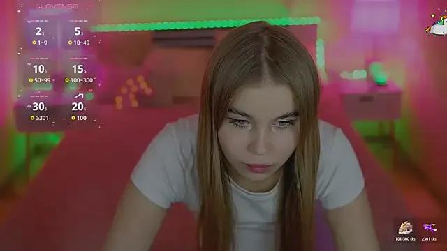 Join hot camslut MyLolaSky MyLolaSky from StripChat