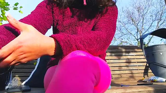 PublicMellyBigLabia from StripChat