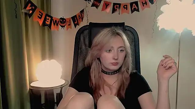 Try cute escort ScarlettScril ScarlettScril from StripChat