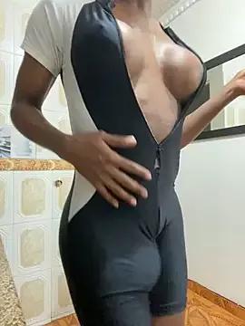 sweetsarabig22cm on StripChat 
