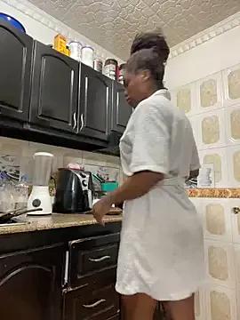 sweetsarabig22cm on StripChat 