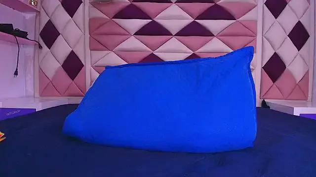 Explore sweet camwhore Valecastro_ valecastro_ from StripChat