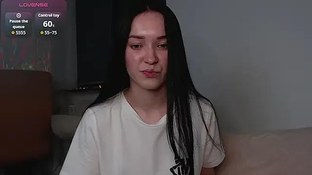 Admire Veliora, she wants to masturbate for you Veliora from StripChat