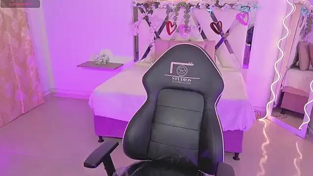 ZURY_TAY from StripChat